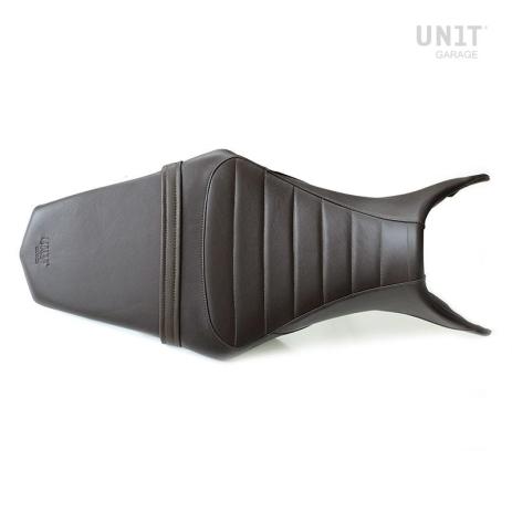 Seat cover in brown leather (long seat)